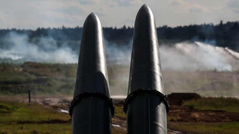 Μόσχα: Θα απαντήσουμε με στρατιωτικά μέσα σε κυρώσεις του ΝΑΤΟ