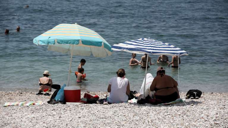 Αττική: Σε ποιες θάλασσες απαγορεύεται η κολύμβηση
