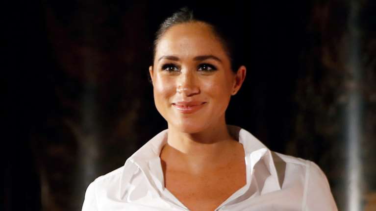 Η πρώτη διαφήμιση της Μαρκλ: κοριτσάκι με φακίδες &amp; κατσαρά μαλλιά