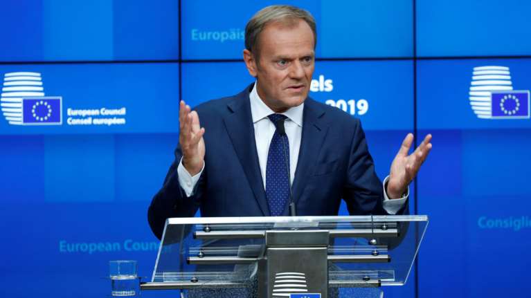 Κριτική Τουσκ σε Πούτιν σε ασυνήθιστα υψηλούς τόνους