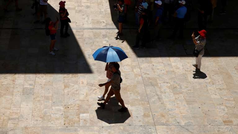 &quot;Καίγεται&quot; η Ευρώπη - Νεκρός 17χρονος από θερμοπληξία