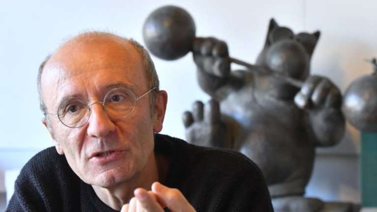 20 γάτες του Φιλίπ Γκελίκ στη Λεωφόρο Σανζ Ελιζέ το 2020