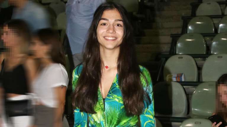 Μελίνα Νικολαΐδη: Η κόρη της Βανδή ντυμένη ως νεράιδα της Disney εκπληρώνει μία ευχή ενός παιδιού