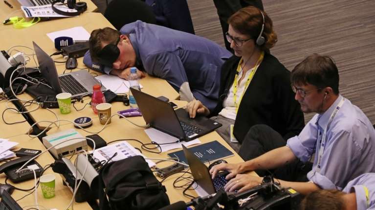 Εξαντλήθηκαν οι δημοσιογράφοι στην έκτακτη Σύνοδο Κορυφής