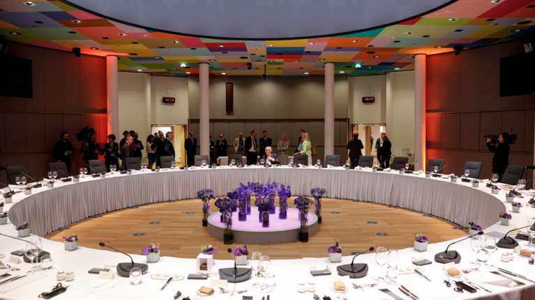 Συνεχίζονται οι διαβουλεύσεις στη Σύνοδο Κορυφής της ΕΕ