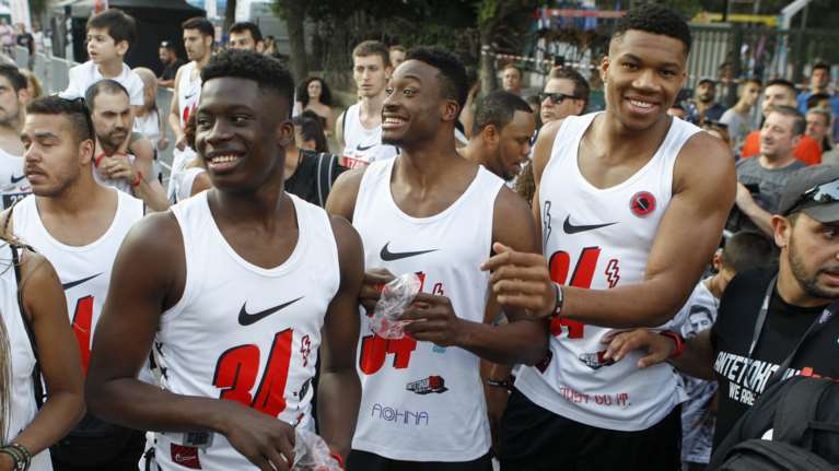 Και οι τρεις Αντετοκούνμπο κλήθηκαν στην προετοιμασία της Εθνικής