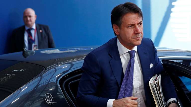 Δεσμεύσεις για το χρέος και για το 2020 ζητούν οι Βρυξέλλες από τη Ρώμη