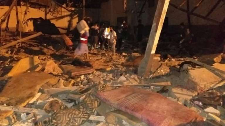 Κόλαση στη Λιβύη: Βομβάρδισαν κέντρο προσφύγων - 40 νεκροί (φωτό)