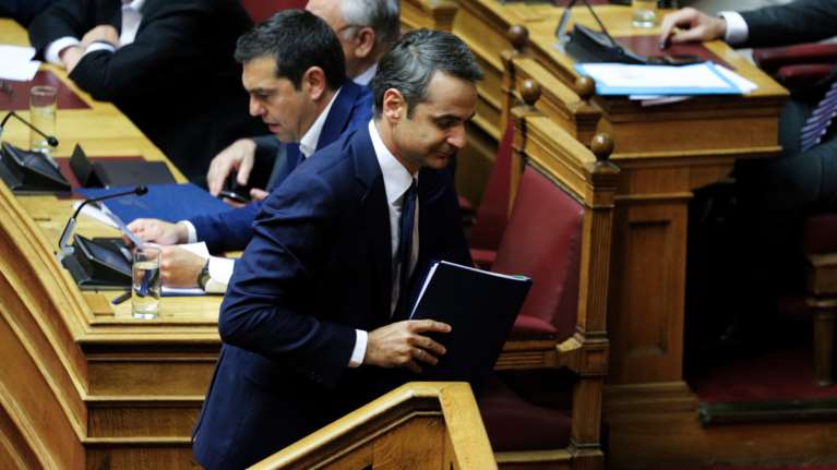 Οι δημοσκοπήσεις και οι τελευταίες κινήσεις των δύο μονομάχων