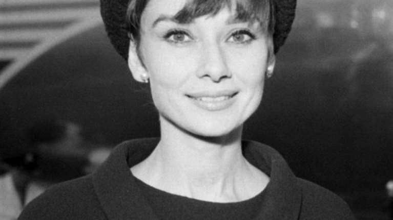 Η αιώνια ομορφιά της Όντρεϊ Χέπμπορν σε μια μεγάλη έκθεση