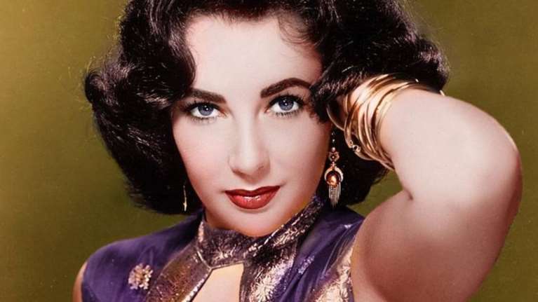 Στο σφυρί το φόρεμα της Λιζ Τέιλορ για τη βραδιά των &#39;Οσκαρ