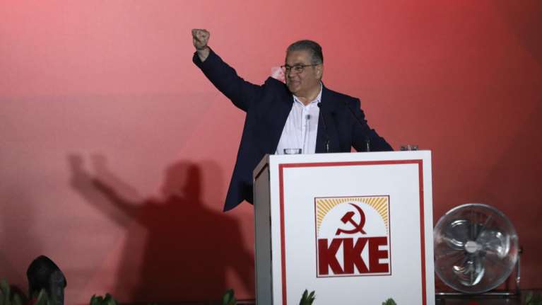 Κουτσούμπας: Διεκδικούν ψήφο 4 μνημονιακά κόμματα, 2 ακροδεξιά και το ΚΚΕ