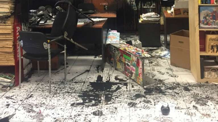 Επίθεση Ρουβίκωνα στα γραφεία της Athens Voice