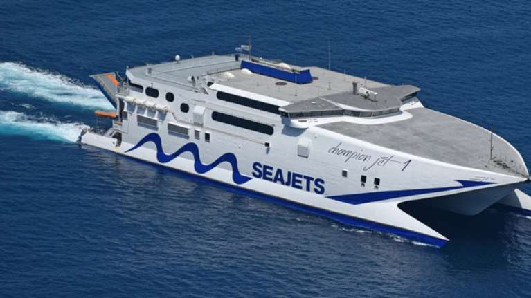 Μηχανική βλάβη του &quot;champion jet 2&quot; με 606 επιβάτες