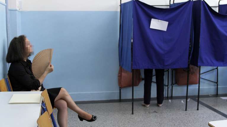 Oμαλά διεξάγεται η εκλογική διαδικασία σε όλη τη χώρα