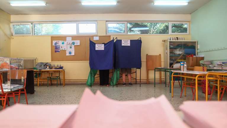 Σε ποσοστά προ μνημονίων τα μεγάλα κόμματα σύμφωνα με το exit poll