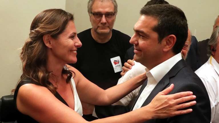 Η τρυφερή στιγμή στο Ζάππειο με την Μπέτυ Μπαζιάνα και τον Αλέξη Τσίπρα