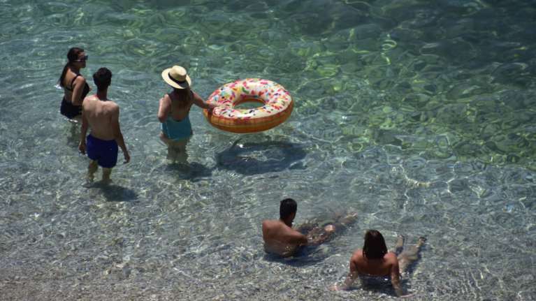 Καιρός: Ισχυρό κύμα καύσωνα - Το θερμόμετρο θα αγγίξει τους 42 βαθμούς