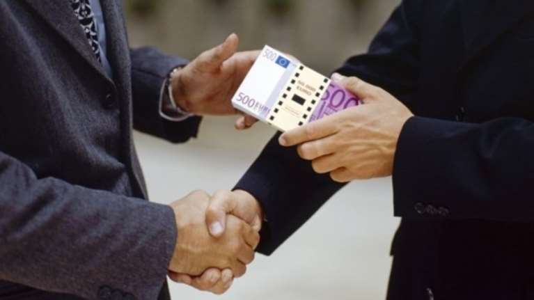 Ανησυχία ΟΟΣΑ: Η ενεργητική δωροδοκία δεν θεωρείται πλεον κακούργημα