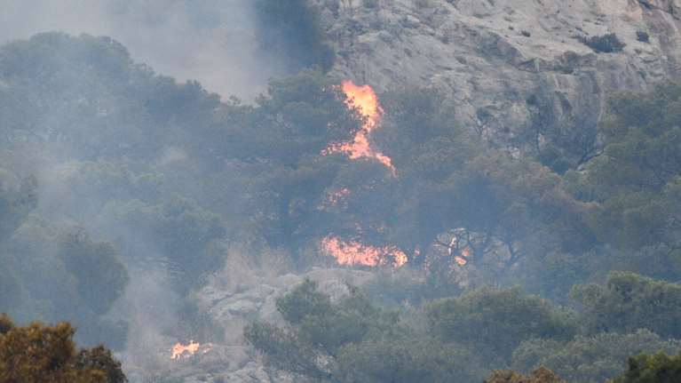 Φωτιά στην Αμφίκλεια: Πίσω στις κατασκηνώσεις τα παιδιά
