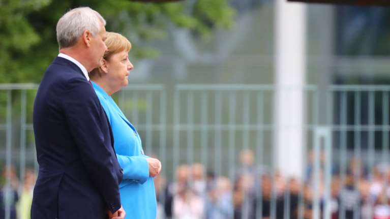 DW: Πόσο άρρωστη είναι τελικά η καγκελάριος Μέρκελ;