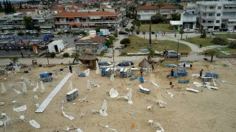 Αγώνας δρόμου για την αποκατάσταση της ηλεκτροδότησης στην Χαλκιδική