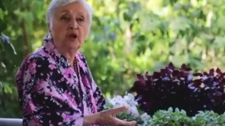 Η ... Θεοπούλα επιστρέφει δια χειρός Καπουτζίδη