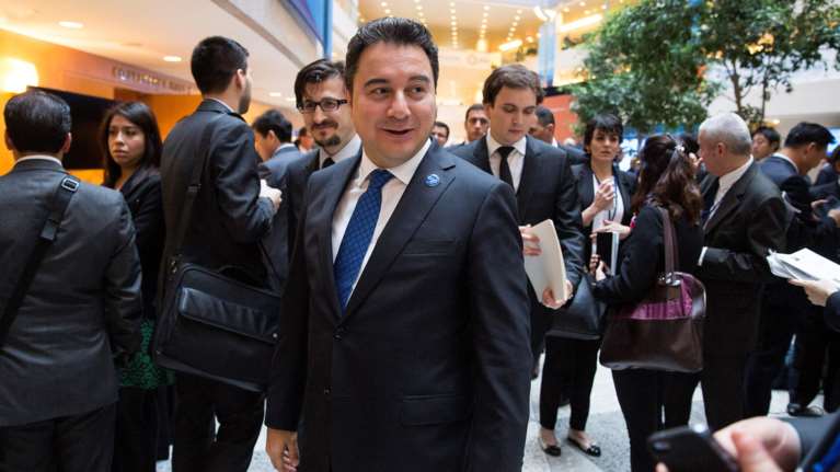 Aλί Μπαμπατζάν: Το νέο πρόβλημα του Ερντογάν