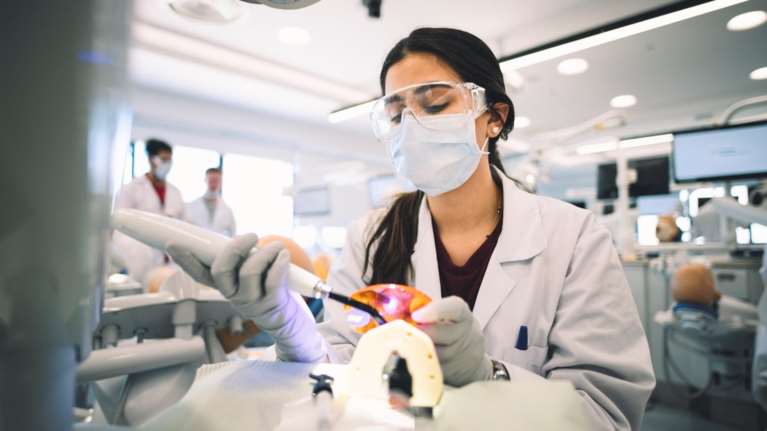 &quot;Σημείο αναφοράς&quot; το πρώτο ακαδημαϊκό πρόγραμμα Οδοντιατρικής στην Κύπρο