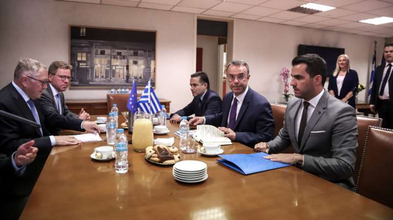 Αρχισε η «μάχη των αριθμών» για το φορολογικό νομοσχέδιο