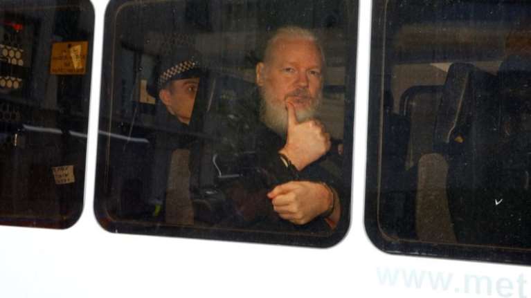 Βρετανία: Ο Ασάνζ δεν θα εκδοθεί σε χώρα που κινδυνεύει με θανατική ποινή