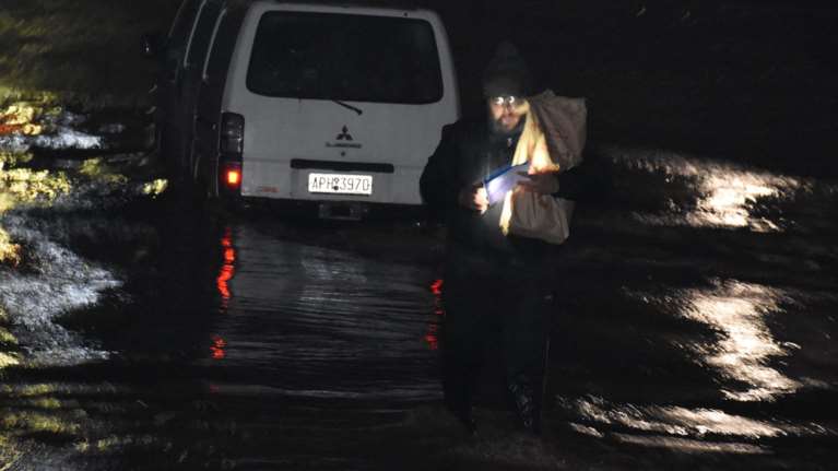 Δέκα εγκλωβισμένοι κατασκηνωτές στην Κάρυστο λόγω πλημμύρας