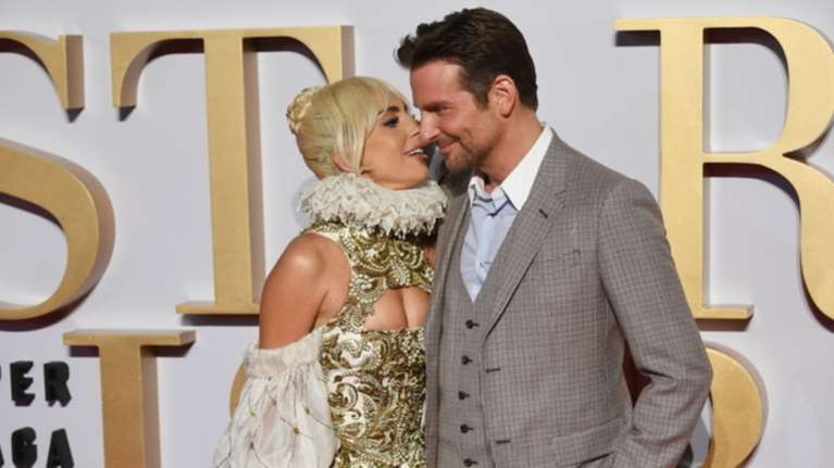 "Επίθεση" Ρώσων στη Lady Gaga γιατί πήρε τον Μπράντλεϊ από τη Σάικ!