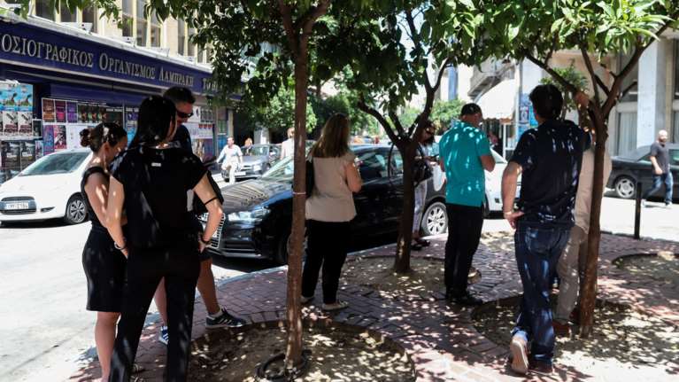 Έπεσε ακατοίκητο κτίριο στην Αθήνα - Οι πρώτες αναφορές