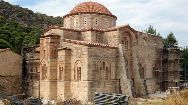 Κλειστή η Μονή Δαφνίου λόγω προβλημάτων από το σεισμό