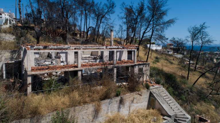 Συγκλονίζει ο γιατρός από το Μάτι: Περίμενα μια συγγνώμη