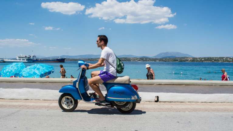 Θερμοκρασία έως 34 βαθμούς, βροχές στα βορειοανατολικά
