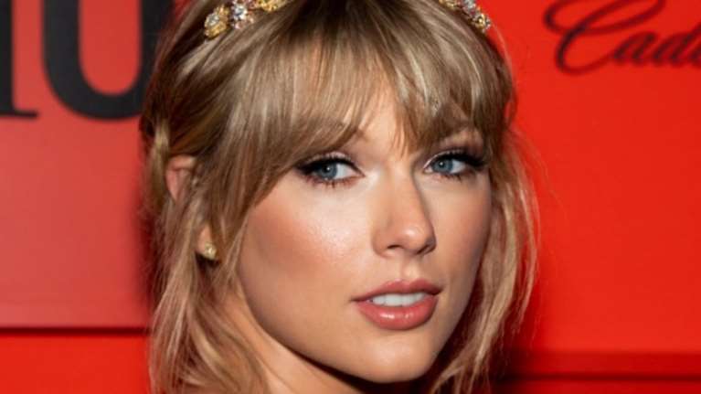Υποπτος άνδρας έξω από το σπίτι της Τέιλορ Σουίφτ