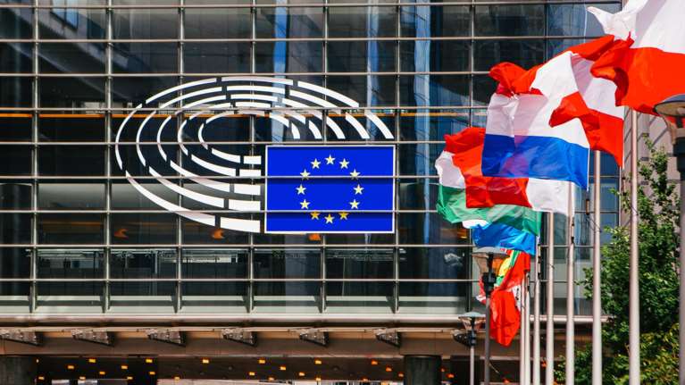 Η Ελλάδα πρώτη χώρα σε επενδύσεις από το σχέδιο Γιούνκερ