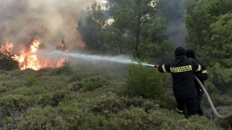 Σε εξέλιξη πυρκαγιά στην Κερατέα- Ισχυρές δυνάμεις