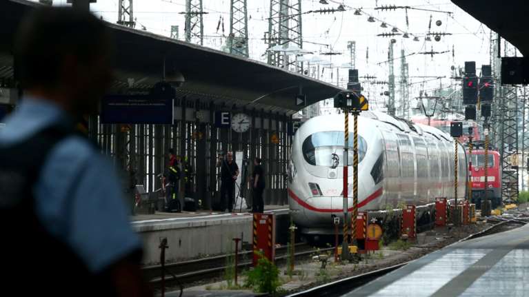 Γερμανία: Άνδρας έσπρωξε 8χρονο μπροστά σε τρένο-Νεκρό το αγόρι