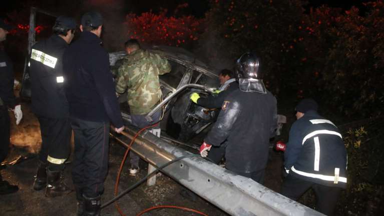 Τροχαίο στη λεωφόρο Μαραθώνος, απεγκλωβισμός οδηγού