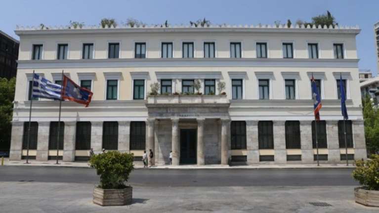 Τι αλλάζει στο νόμο για την κυβερνησιμότητα των δήμων