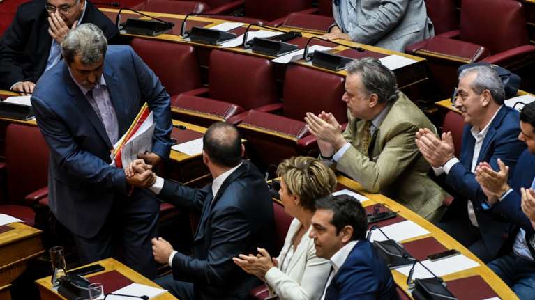 Πηγές ΣΥΡΙΖΑ για την ασυλία Πολάκη: &quot;Κυβερνητικό Βατερλώ&quot;
