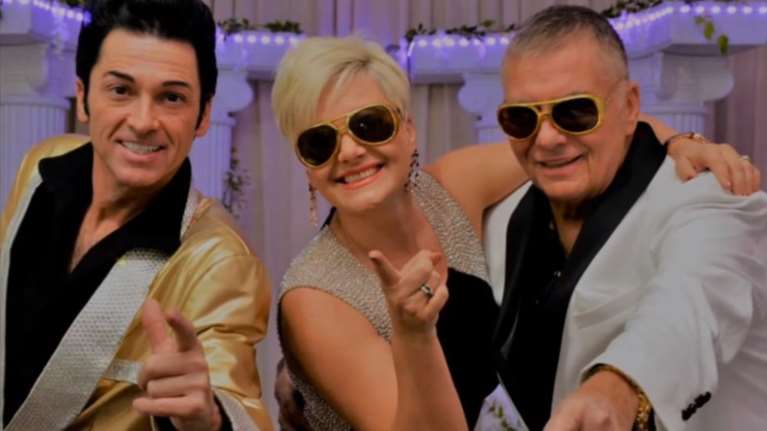 Παντρεύτηκε ο Τράγκας τρίτη φορά στο Λας Βέγκας με παπά &quot;Έλβις Πρίσλεϊ&quot;!