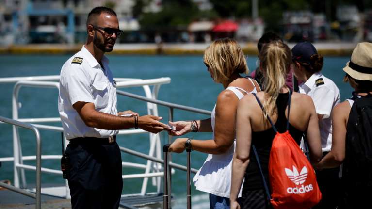 Τουρισμός και Ελλάδα: Οι ξένοι επισκέπτες έρχονται, οι Έλληνες αδυνατούν