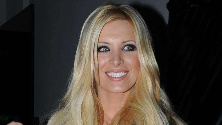 Έτσι είναι πραγματικά η Καινούργιου: πρώτη φορά χωρίς make up και φίλτρα