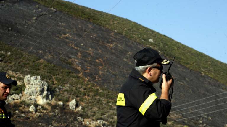 Σε ύφεση η πυρκαγιά στον Διόνυσο-Εσβησε στα Δικαστικά