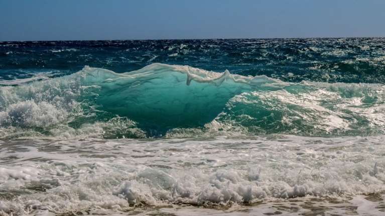 Υποχωρεί το κύμα ζέστης, ισχυροί άνεμοι στο Αιγαίο