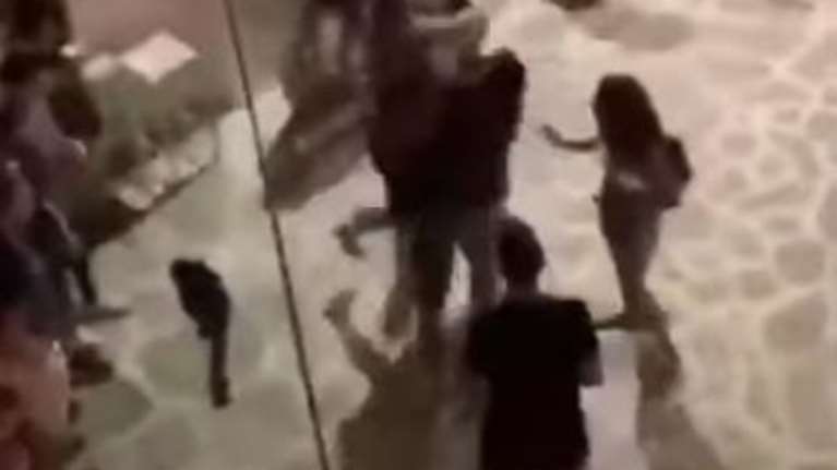 Eρευνα για εμπλοκή αστυνομικού σε επεισόδιο στην Αντίπαρο (βίντεο)